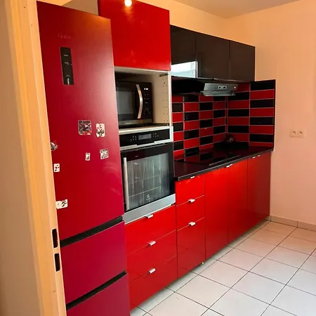 Confortable A Saint-denis - 70 M² Avec Balcon Daire